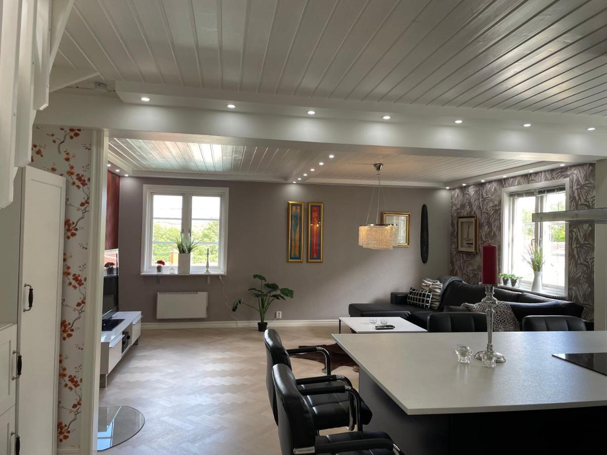Apartment Uddevalla Bohuslaen Bubbelbad Bagian luar foto