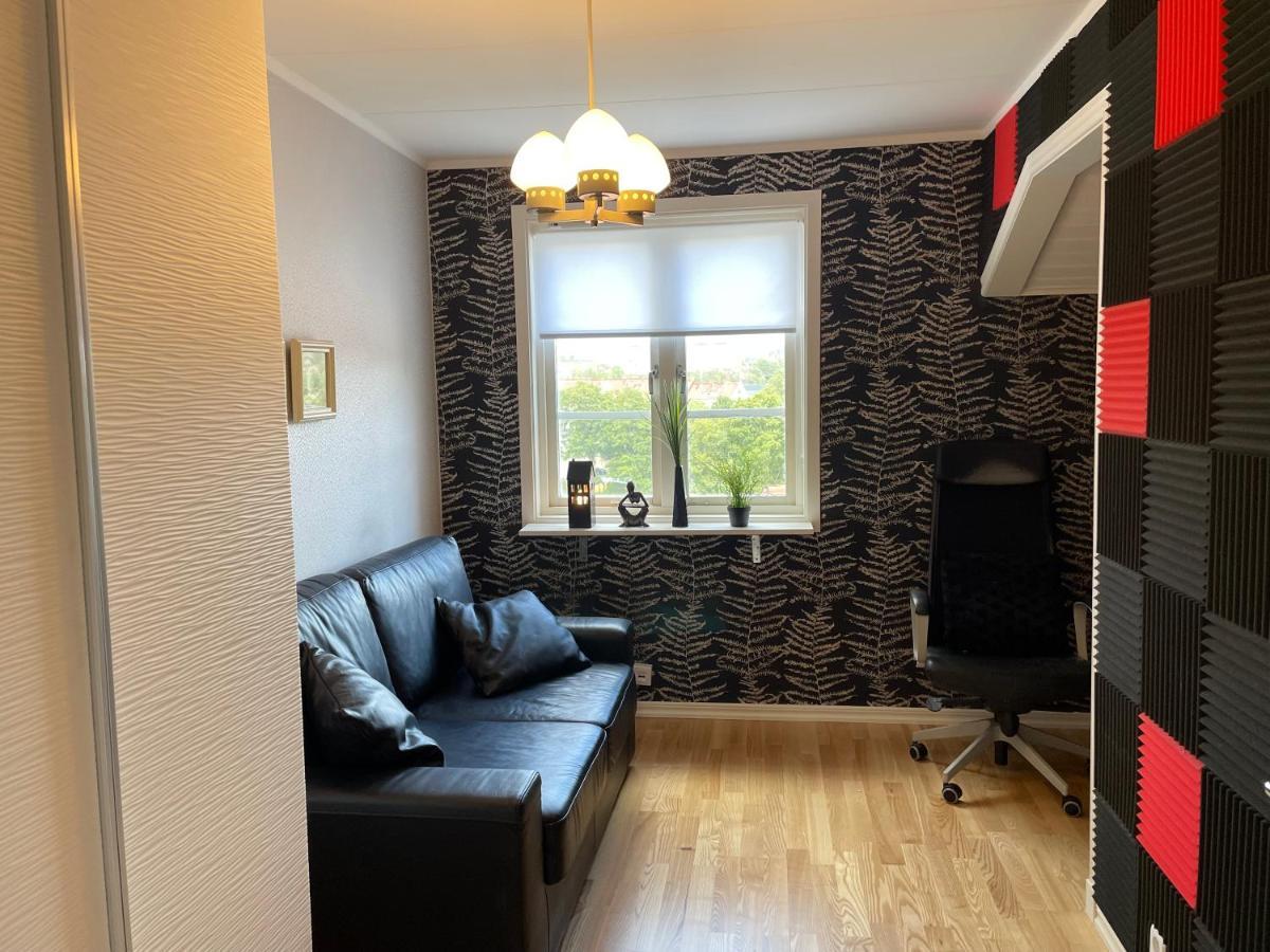 Apartment Uddevalla Bohuslaen Bubbelbad Bagian luar foto