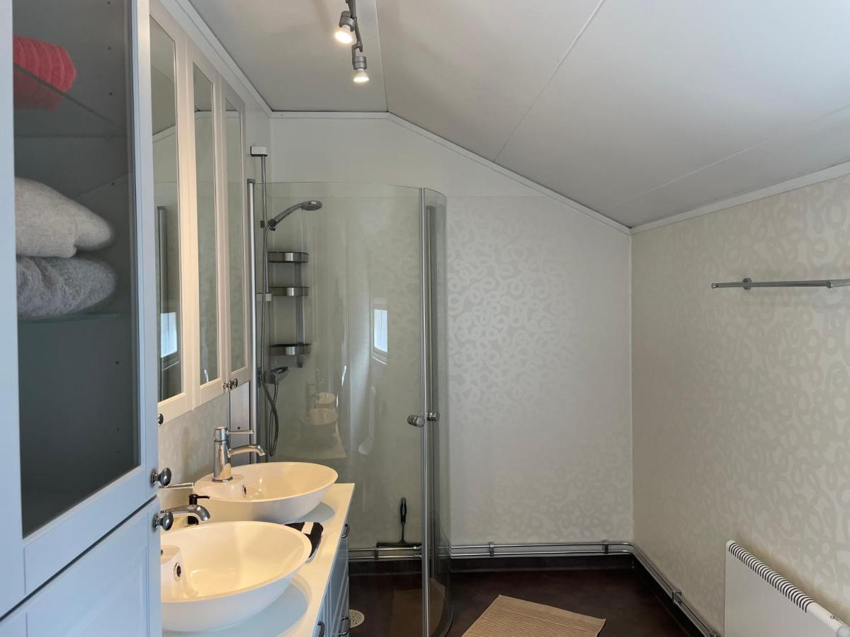 Apartment Uddevalla Bohuslaen Bubbelbad Bagian luar foto