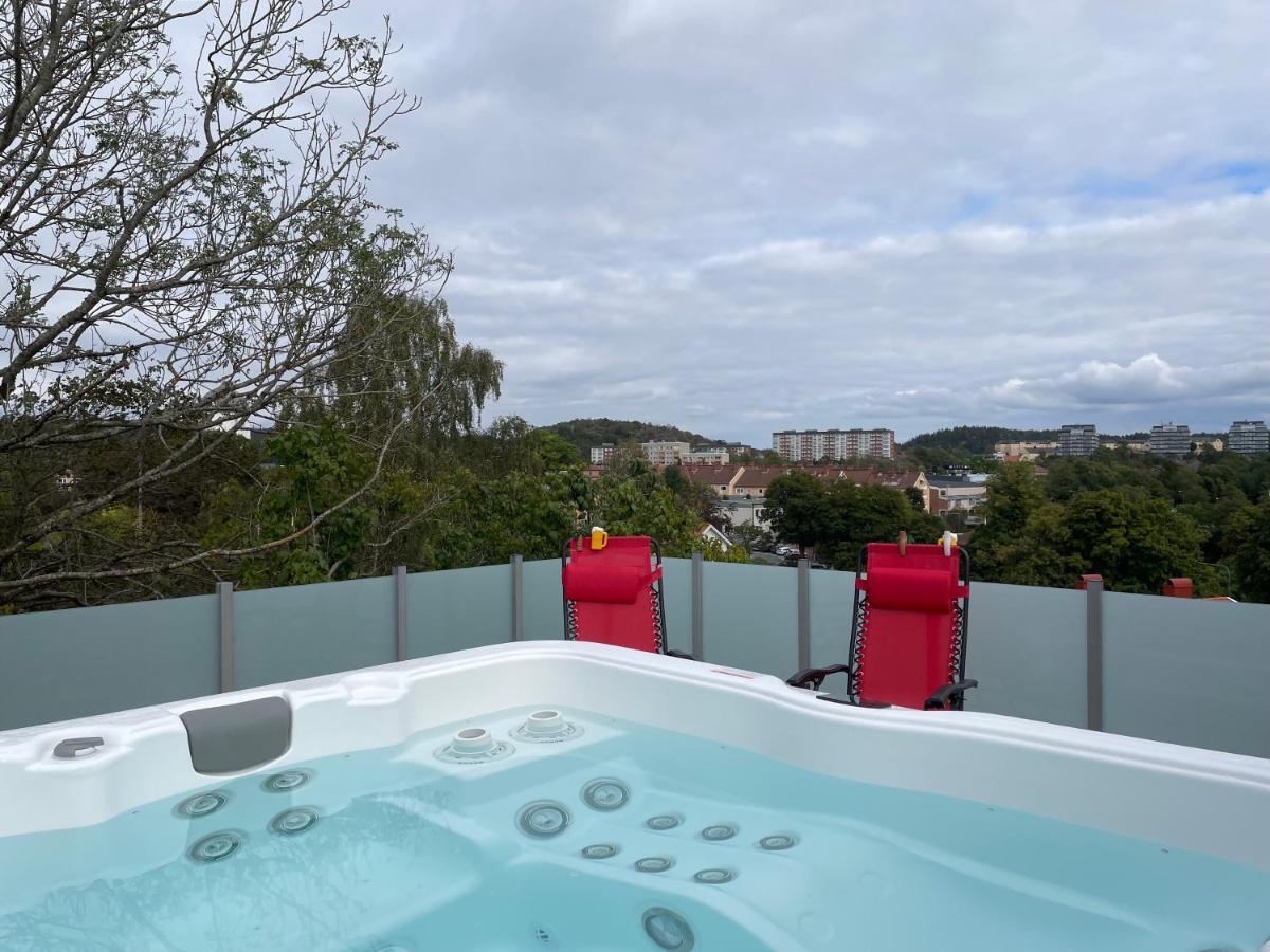 Apartment Uddevalla Bohuslaen Bubbelbad Bagian luar foto
